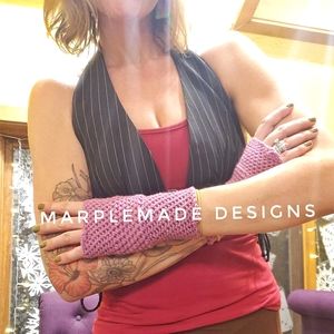 NWT* Handmade Fingerless gloves 💜 MarpleMade Designs, fitted, soft acryl